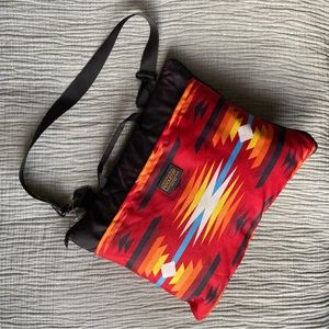 Pendleton Outdoor Water Resistant Picnic Blanket “Aztec” Inspired Patterned